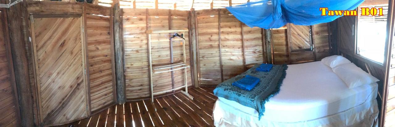 Tawan Bar And Bungalow Hotel Ko Phra Thong ภายนอก รูปภาพ