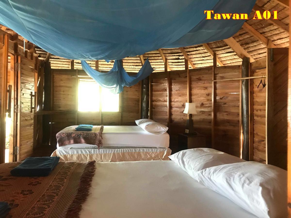 Tawan Bar And Bungalow Hotel Ko Phra Thong ภายนอก รูปภาพ