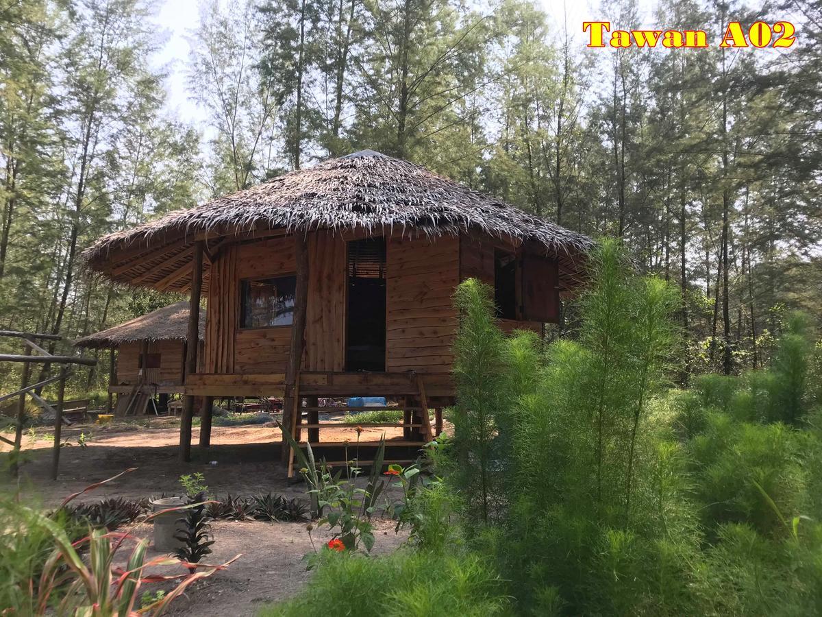 Tawan Bar And Bungalow Hotel Ko Phra Thong ภายนอก รูปภาพ