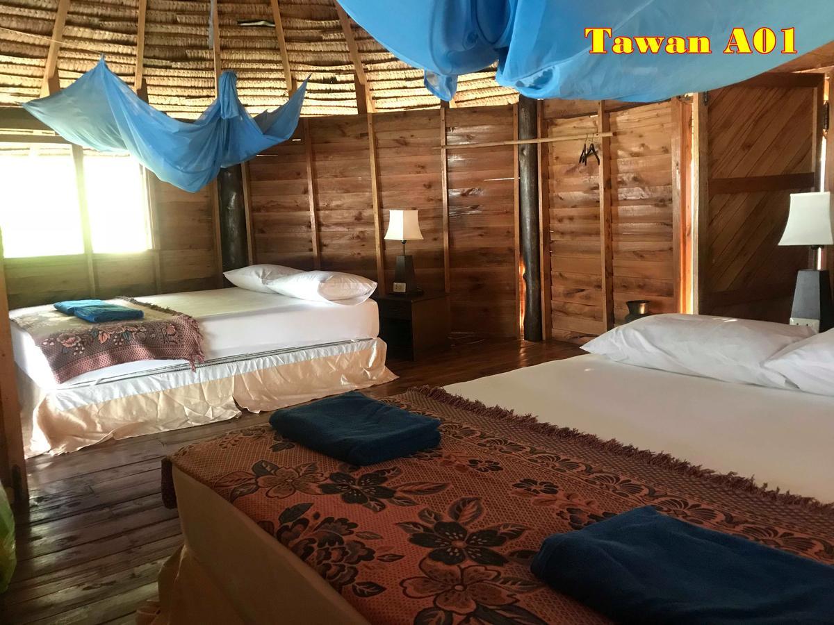 Tawan Bar And Bungalow Hotel Ko Phra Thong ภายนอก รูปภาพ
